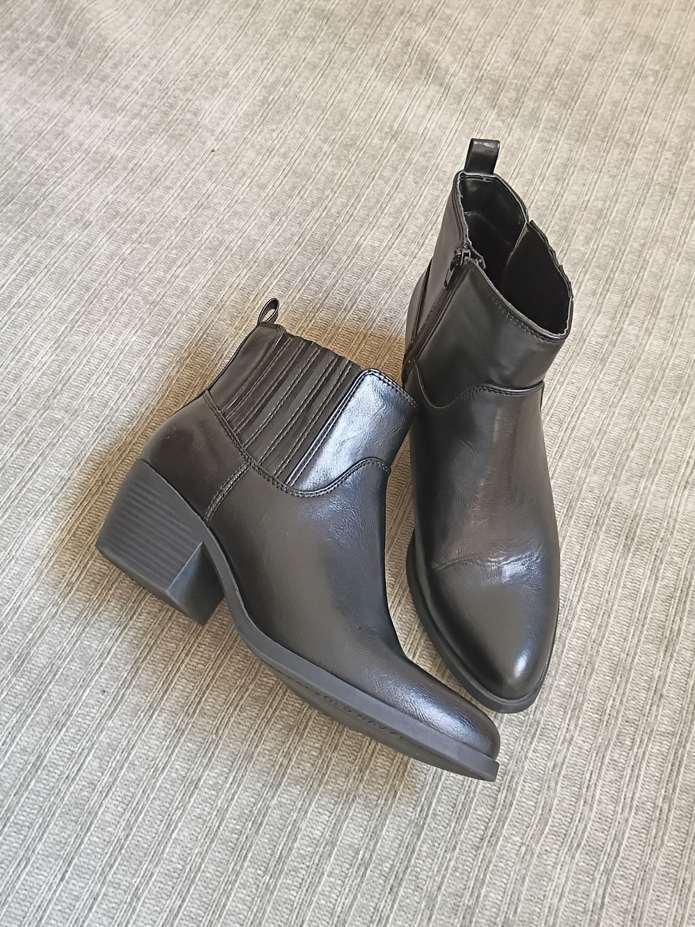 Old Navy Black Faux Leather Ankle Boots Size 9 | Chunky Heel Chelsea Booties